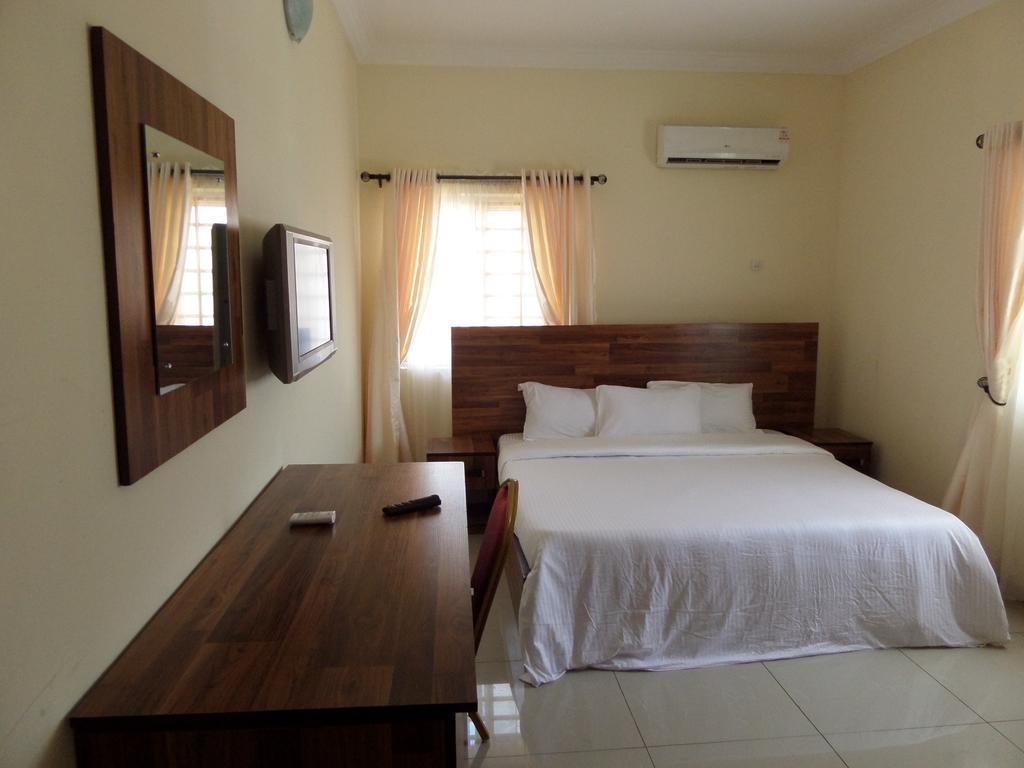Ken Kol Apartments And Suites Lagos Room photo